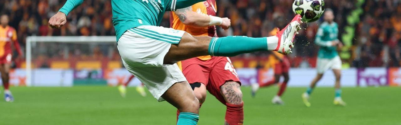 欧冠利物浦不敌加拉塔萨雷，此战绝非巧合，范戴克双拳难敌四手？